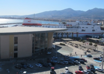 estacion maritima El Ejército dará apoyo de personal con formación sanitaria para la difusión de información y triaje de personas en el puerto de Melilla
