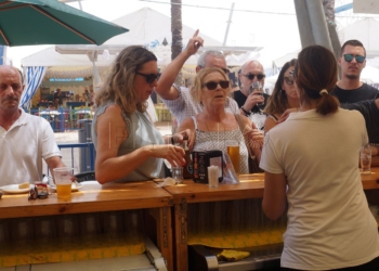 feria caseta Habrá 10.000 vasos reciclables en el recinto ferial para reducir el consumo de plástico