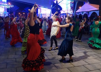 feria melilla La Feria iluminará la ciudad en pocas horas