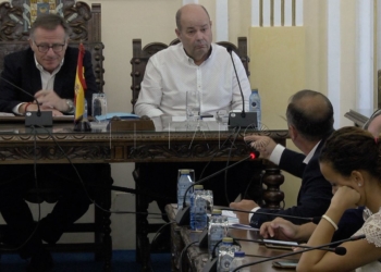 pleno asamblea El presidente cobrará 79.598 euros y un diputado 19.103 euros al año
