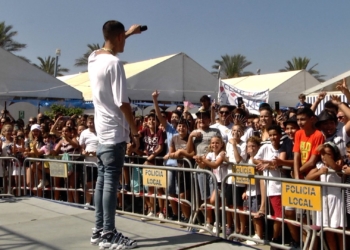 1 1 El Cejas aterriza en Melilla ‘plaqueando’