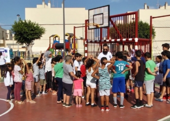 el barrio de cabrerizas juega por la paz El Barrio de Cabrerizas juega por La Paz