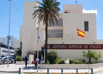 jefatura policía Capturan a una persona como presunto autor de la rotura de retrovisores