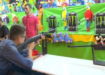 la tombola y los dardos un clasico de la feria La tómbola y los dardos, un clásico de la feria