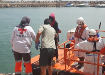 llegan melilla 62 inmigrantes chafarinas Trasladan a Melilla a 62 inmigrantes que desembarcaron en Chafarinas