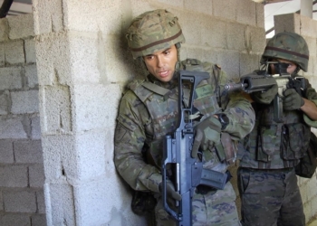 los alfereces cadetes desarrollan un ataque a posicion defensiva Los alféreces cadetes desarrollan un ataque a posición defensiva