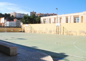 patio colegio El convenio de compensación educativa tendrá 71 contratados durante 3 meses