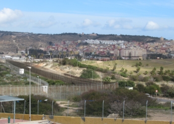 valla de melilla el faro Compromís cuestiona que España "arme a Marruecos" ante la estrategia híbrida con Melilla y Ceuta