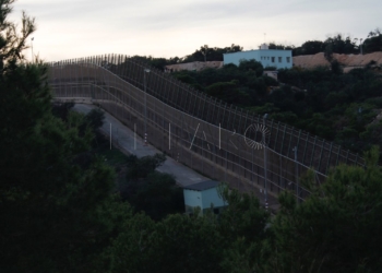 vox pide construccion muro frontera Vox insiste en la construcción de un muro físico en la frontera