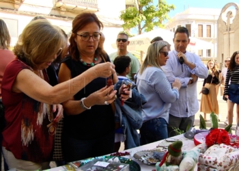 Arranca la feria Outlet en el centro de Melilla Feria Outlet: los comerciantes del centro acercan sus tiendas a los melillenses