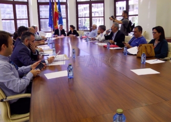 El Gobierno sindicatos y empresarios reunidos por la contratación pública Sindicatos celebran que la Ciudad ‘exija’ contratar a parados, pero con matices