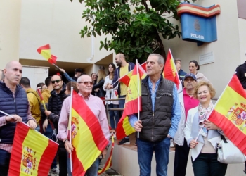 Melilla muestra su apoyo a los agentes de la Policía y Guardia Civil en Cataluña Melilla muestra su apoyo a los agentes de la Policía y Guardia Civil en Cataluña