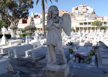 Un paseo por el cementerio de la Purísima El cementerio: un museo al aire libre