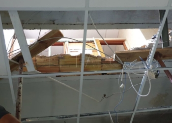 desplometechojefatura El PP denuncia la “chapuza” de obra que se está llevando a cabo en la Jefatura de Policía local