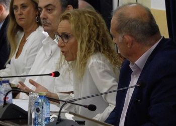 estherdonoso Hacienda dice que hay 5 millones de euros de facturas sin pagar desde 2015