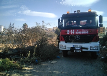 incendio La acumulación de basura y juncos provoca tres incendios