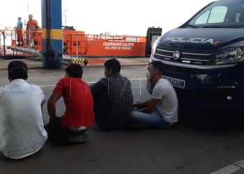 rescate chafaronas guardamar caliope egipcios La Guardamar Calíope rescata cuatro egipcios en las islas Chafarinas