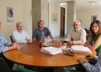 reunion delegación coa La Delegación de Gobierno abre un canal de comunicación permanente con la COA