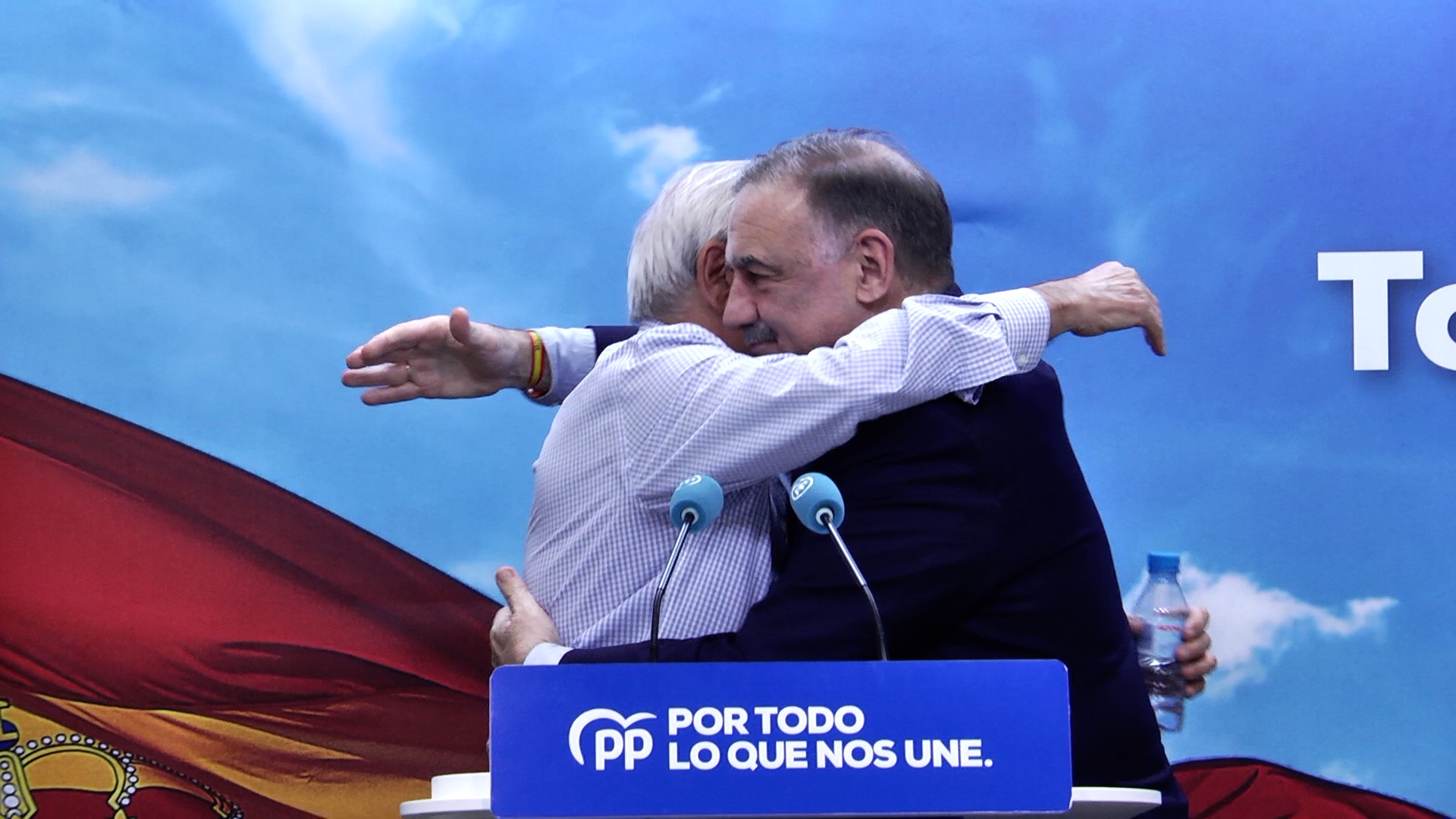 Por 179 votos