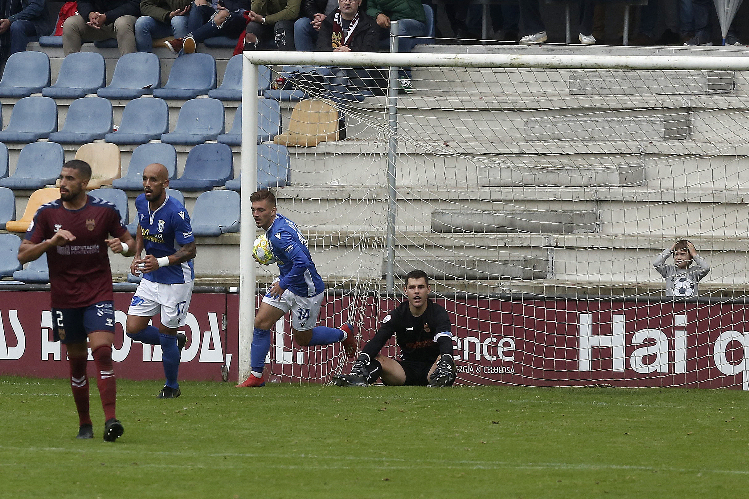 La UD Melilla se encuentra la mejor versión del Pontevedra
