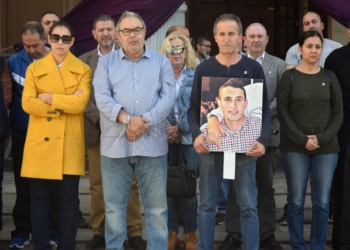 Emin y Pisly m Un minuto por Emin y Pisly aún más doloroso