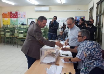 aberchan votando 10n Los candidatos de CpM llaman a participar este 10N