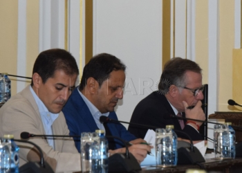 decastro 1 Hassan Mohatar suple a Liarte en Hacienda y Gloria Rojas se queda con Bienestar Social