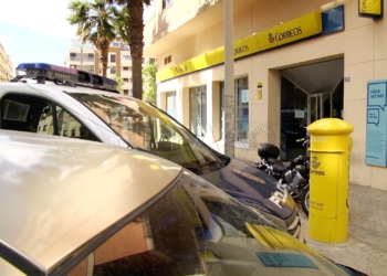 detenida persona voto correos Detenida una persona cuando iba a entregar decenas de votos por correo