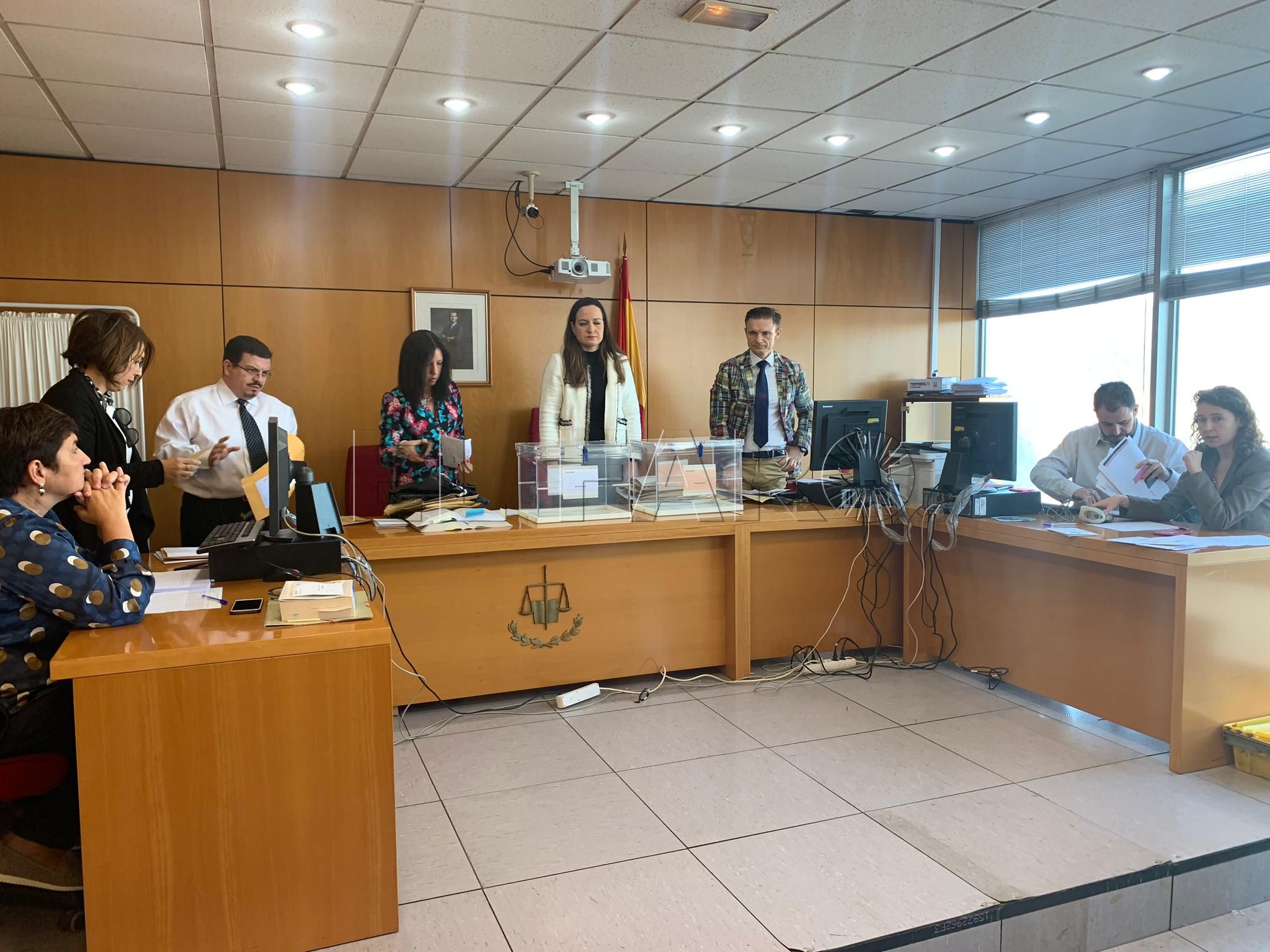 El PSOE gana en el voto de residentes ausentes en el extranjero