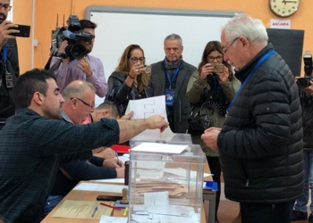 imbroda 4 El PP subraya que hay mesas con más de un 25% de voto por correo