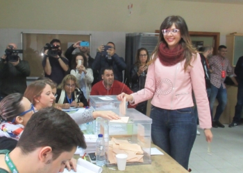 moh Moh dice que la Policía ha detenido una persona portando nueve votos