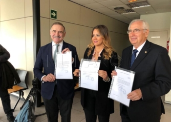 otazu acedo e imbroda recogen sus credenciales Imbroda sobre el módulo de acogida del centro de Reforma : “Es un despropósito”