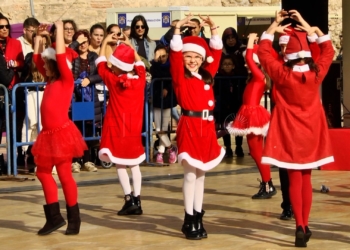 3 1 Bailes navideños en la plaza de las Culturas