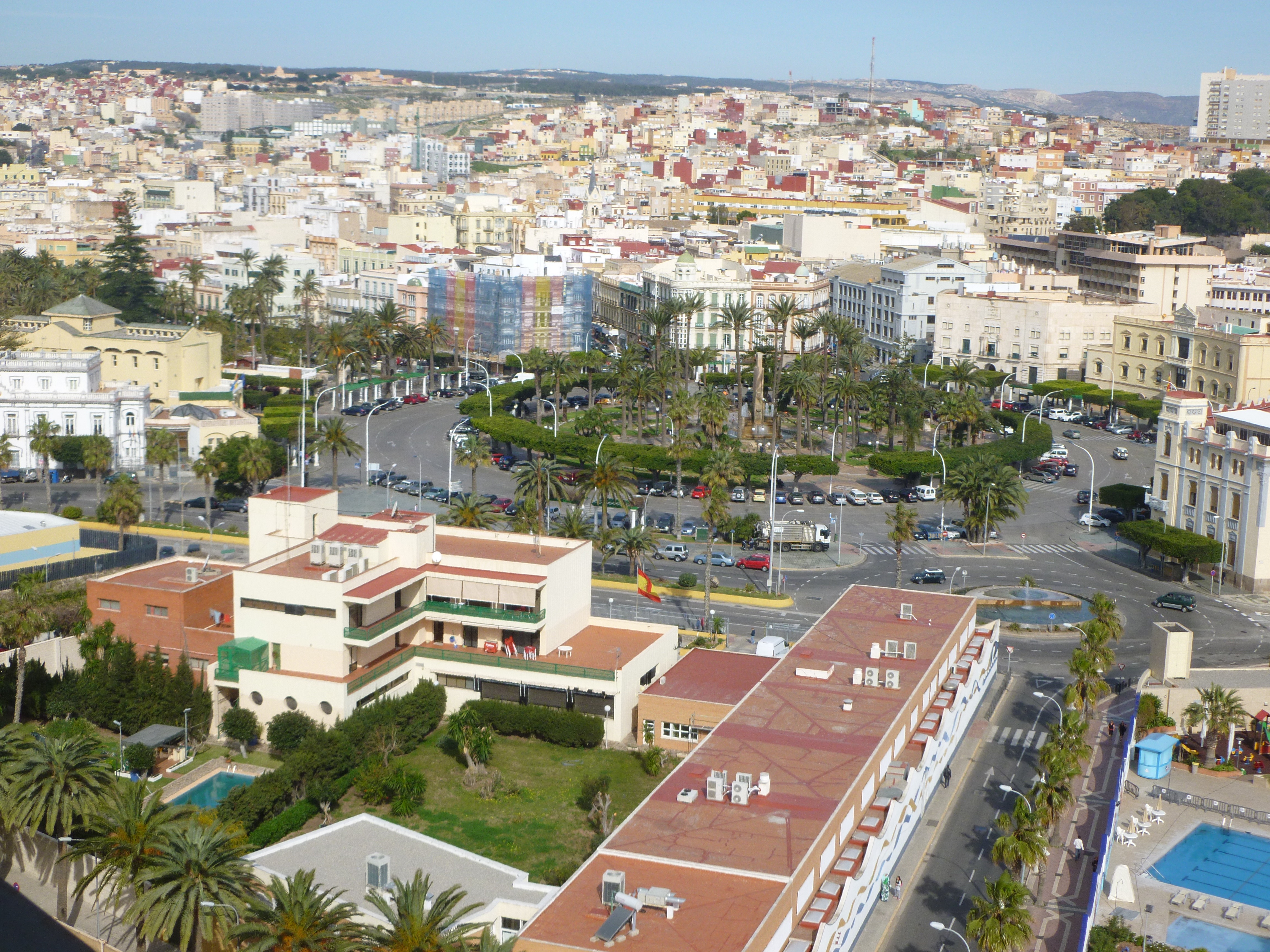 Madrid no puede dejar a su suerte a melilla