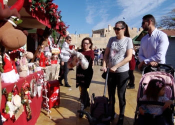 Arranca el tradicional Mercadillo de Navidad de Melilla Un paseo por el Mercadillo de Navidad