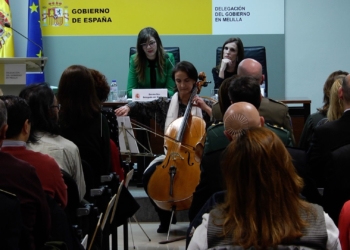 La agente del SOA María Dolores Martínez y la Escuela de Arte Premio Menina 2019.mov La agente del SOA Mª Dolores Martínez y la Escuela de Arte, Premios Menina 2019