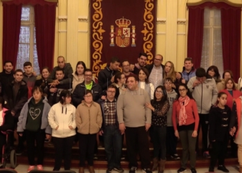 MINIATURA ASPANIES Excursión de Aspanies a la Asamblea de Melilla