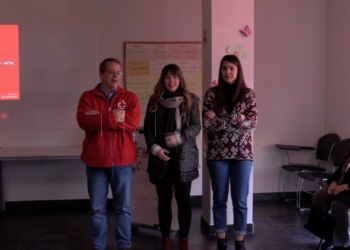 Un desayuno con regalo para celebrar el programa ‘Enrédate’ de la Cruz Roja Un desayuno con regalo para celebrar el programa ‘Enrédate’ de la Cruz Roja