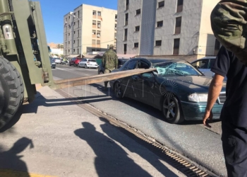 accidente acesso base alfonso xiii Un vehículo militar colisiona con un coche en la Base Alfonso XIII