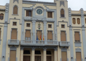asamblea melilla 1 Hacienda justifica la subvención de 200.000 euros a una empresa de electrónica