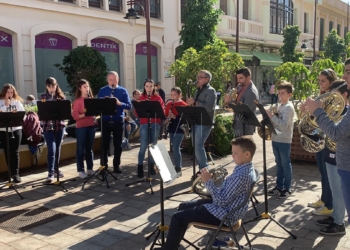 musica en la calle asbanor Asbanor vuelve a poner banda sonora a la Navidad en Melilla