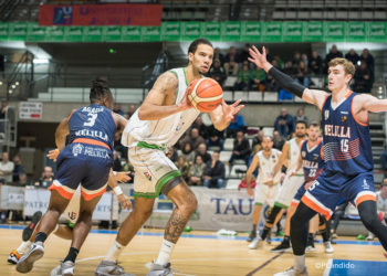 49324444441 acd6d56cae c El Valladolid, primer finalista de la Copa