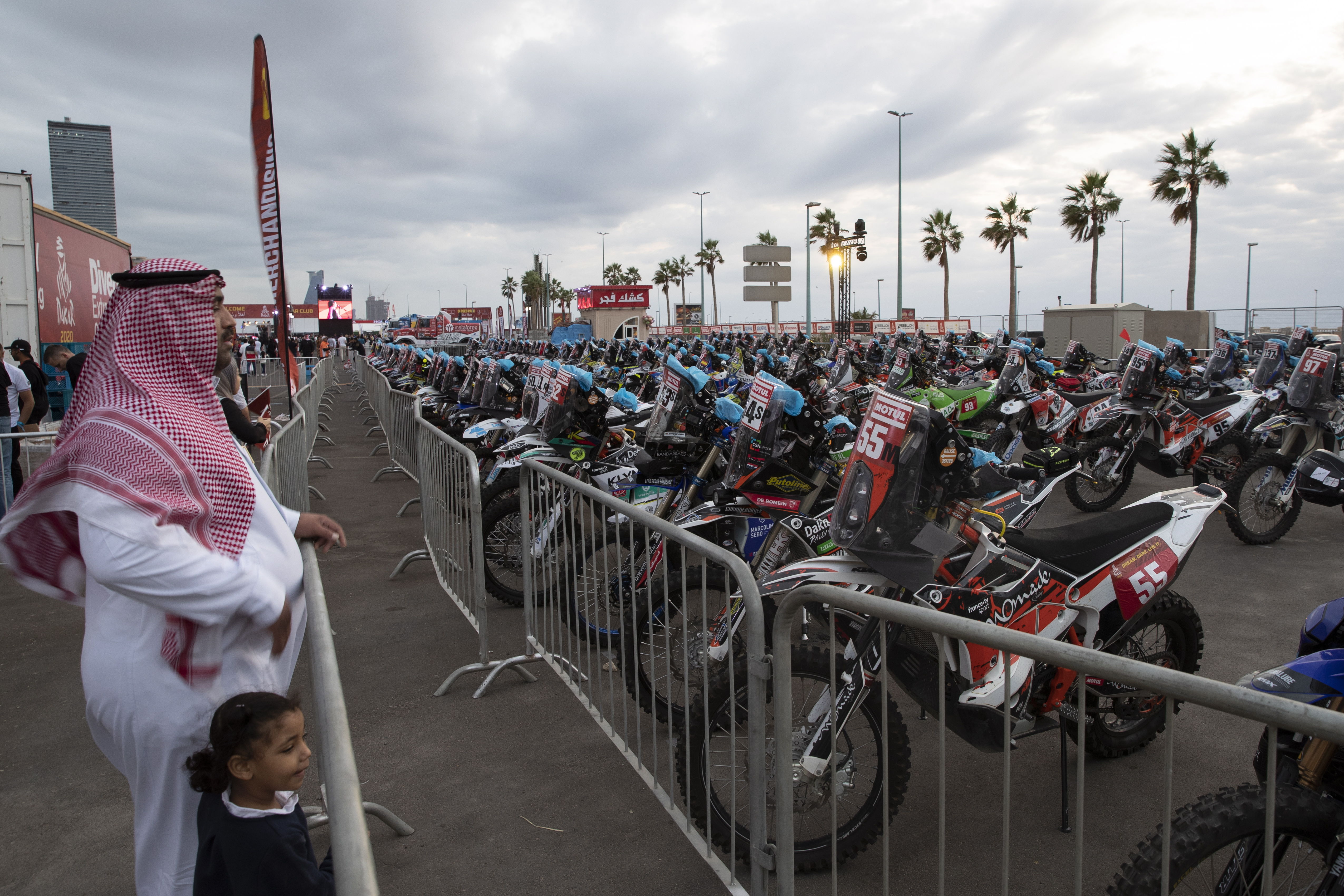 Buen papel local en el debut del Dakar