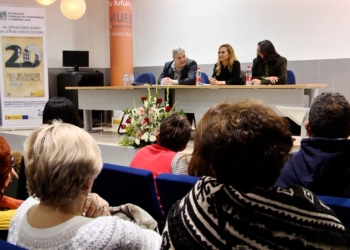 El IES Rusadir celebra su XX aniversario El IES Rusadir, una gran familia en la que priman los aspectos de convivencia