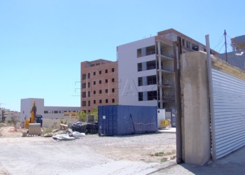 HOSPITAL NUEVO 20 El Hospital coge impulso mientras que se inician las obras de la desaladora y el Gabriel de Morales