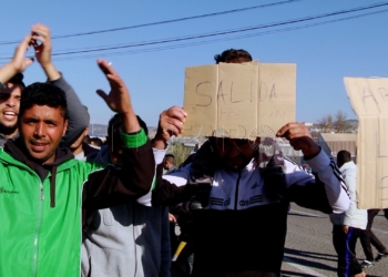Los tunecinos del CETI de Melilla se manifiestan por “la salida” Los tunecinos del CETI de Melilla se manifiestan por “la salida”
