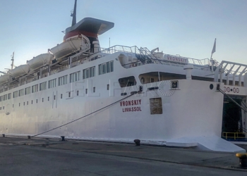 buque ferry frs motril melilla vronski Melilla pierde un barco a punto de plantear el nuevo contrato marítimo