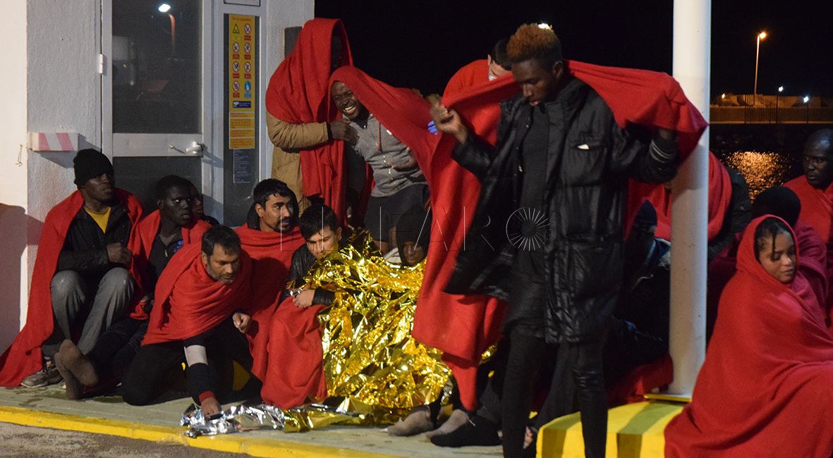 Entran a Melilla menos inmigrantes por tierra pero suben las llegadas por mar