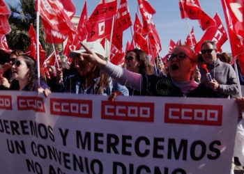trabajadores ayuda domicilio exigen pago Los trabajadores de ayuda a domicilio exigen el pago de los pluses