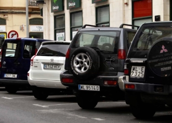Aparcamiento restringido en el centro gratis unos minutos y máximo dos horas pagando Aparcamiento restringido en el centro: gratis unos minutos y máximo dos horas pagando